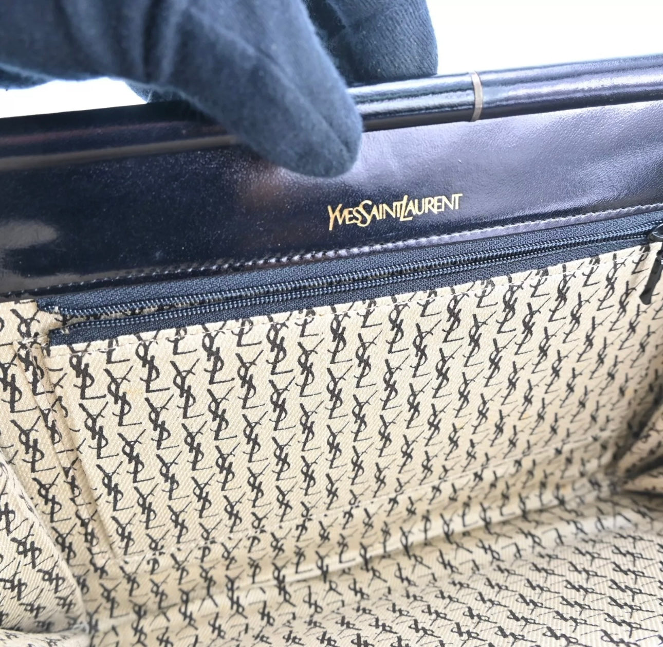YVES SAINT LAURENT