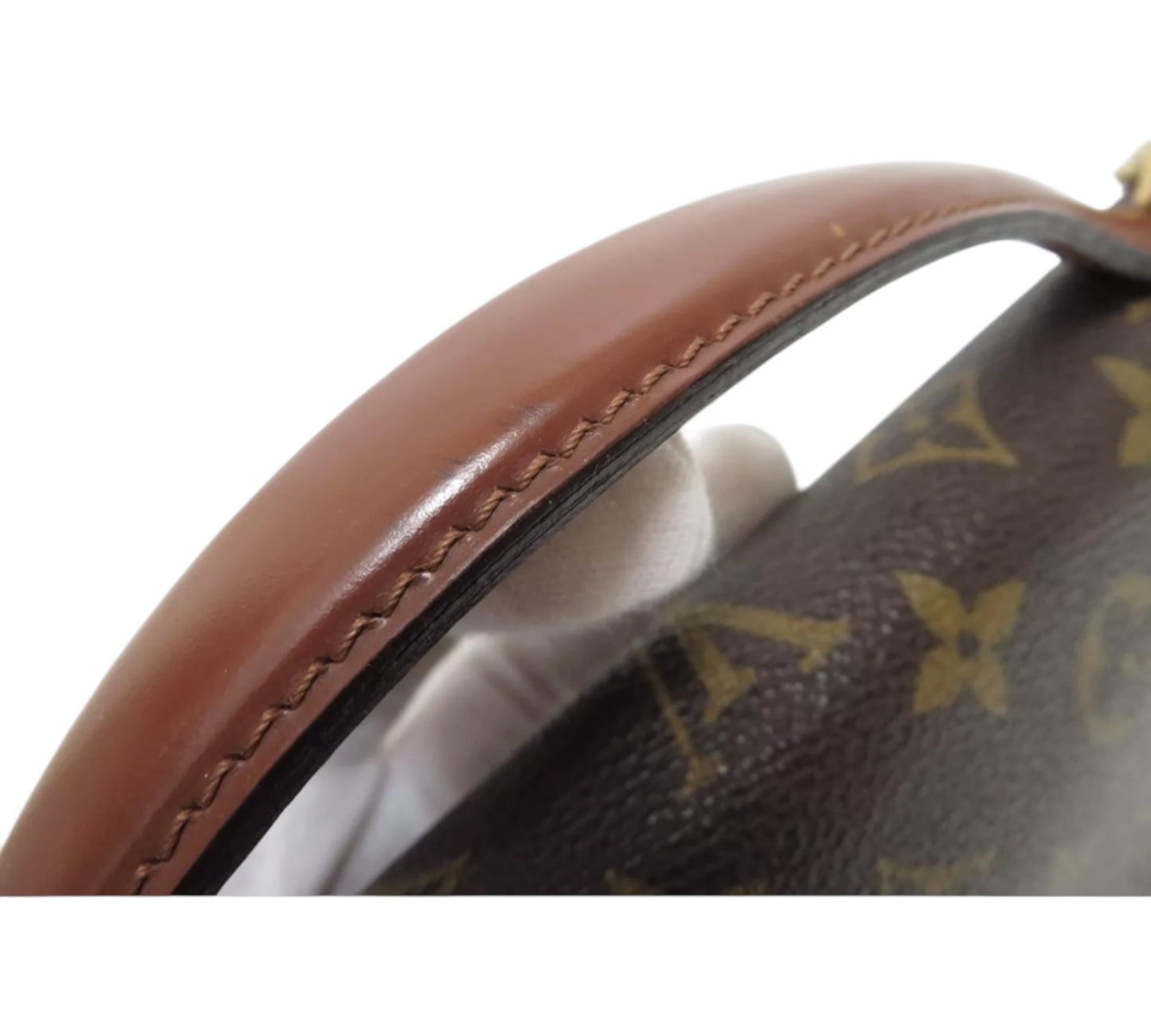 Louis Vuitton
Monceau Leather Handbag