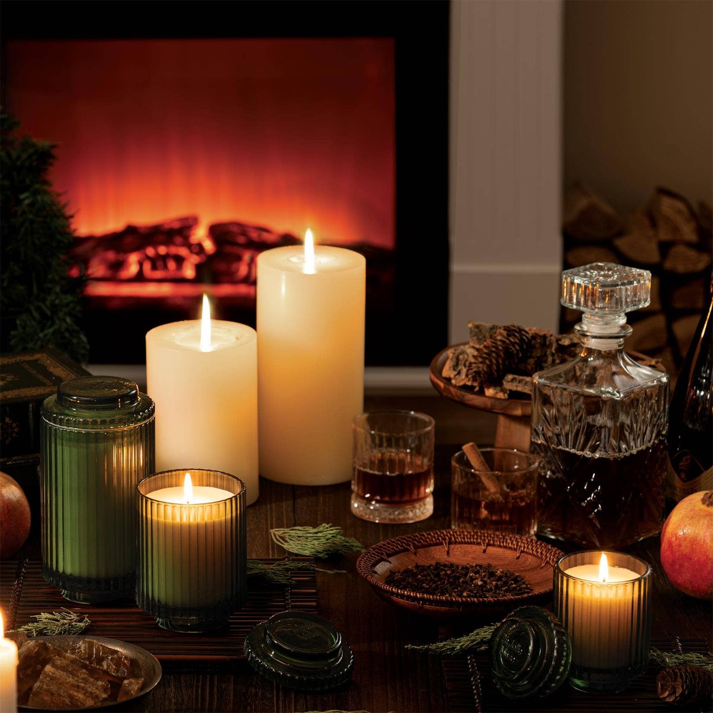 La Jolie Muse - Amélie - Pomegranate & Pine 7oz Candle Tester