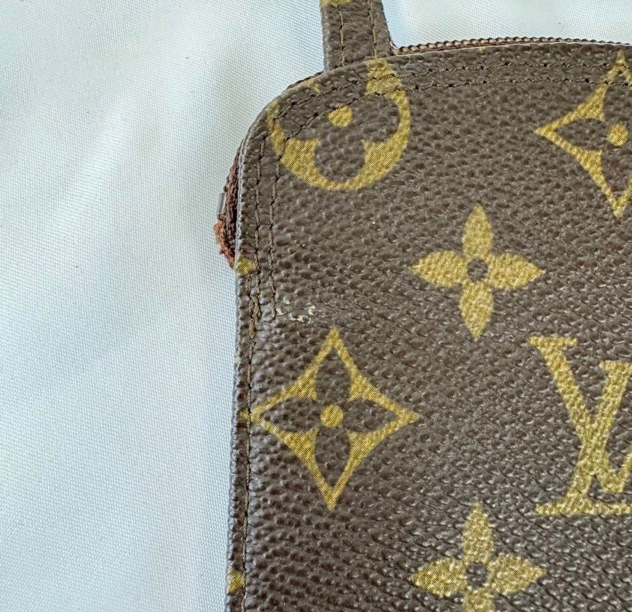 Louis Vuitton Monogram Canvas Phone Pouch Crossbody