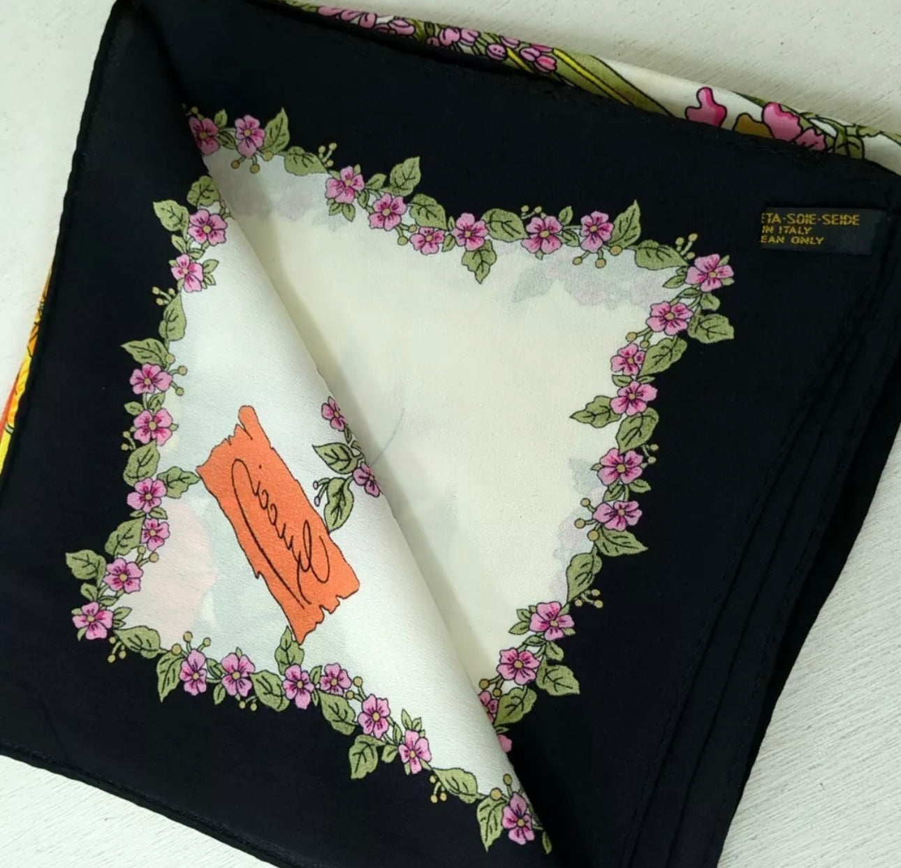 Gucci Floral Paradise Silk Scarf