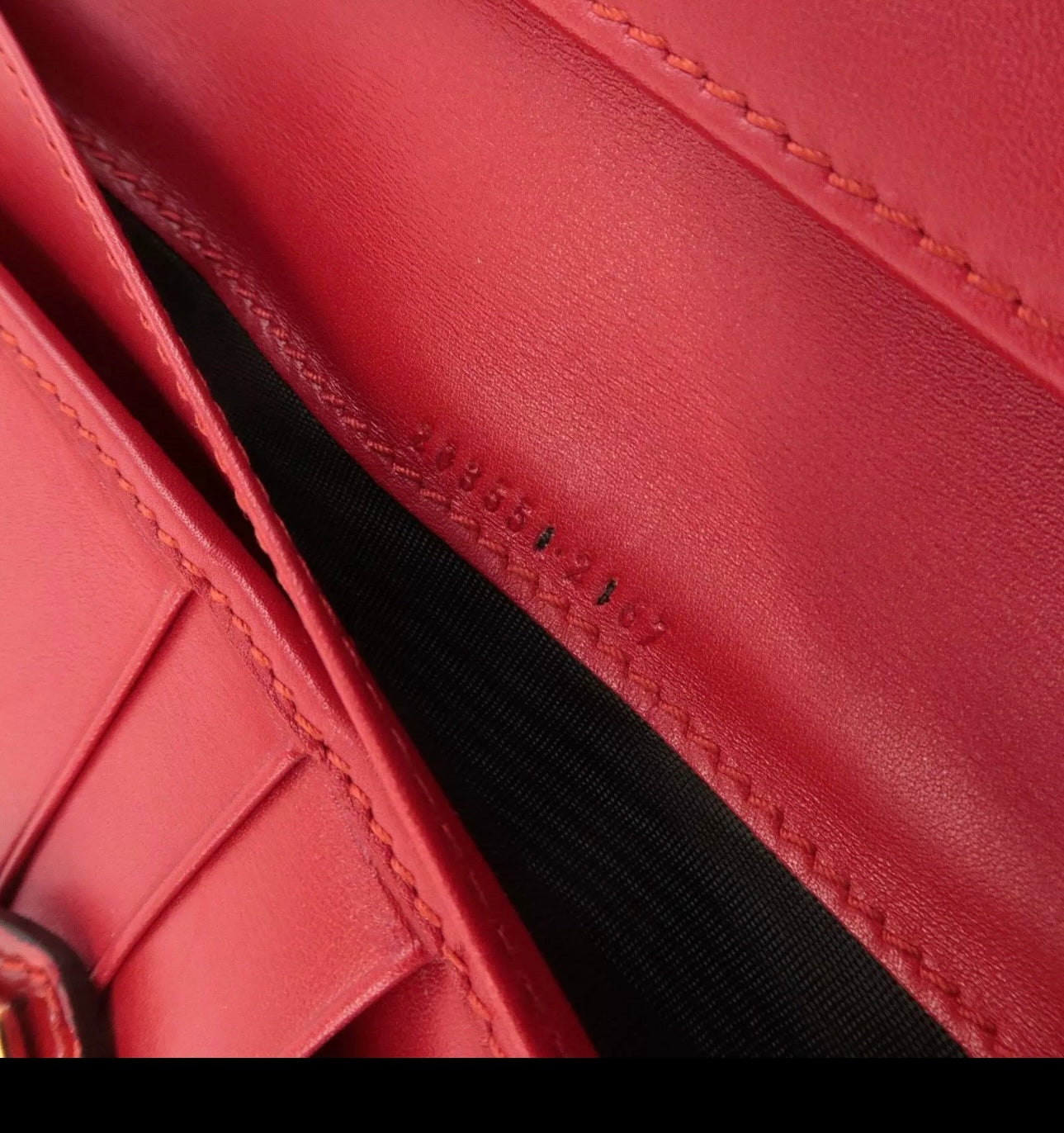 Gucci- Patent leather wallet