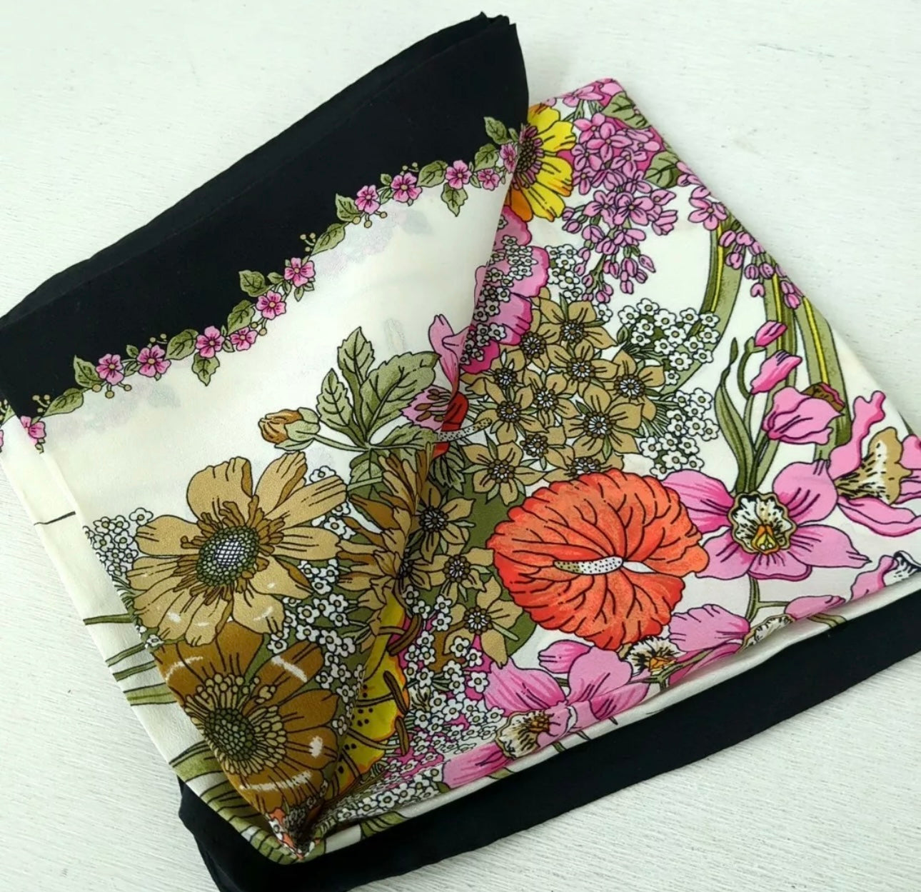 Gucci Floral Paradise Silk Scarf