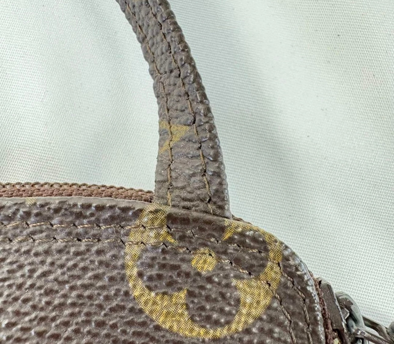 Louis Vuitton Monogram Canvas Phone Pouch Crossbody