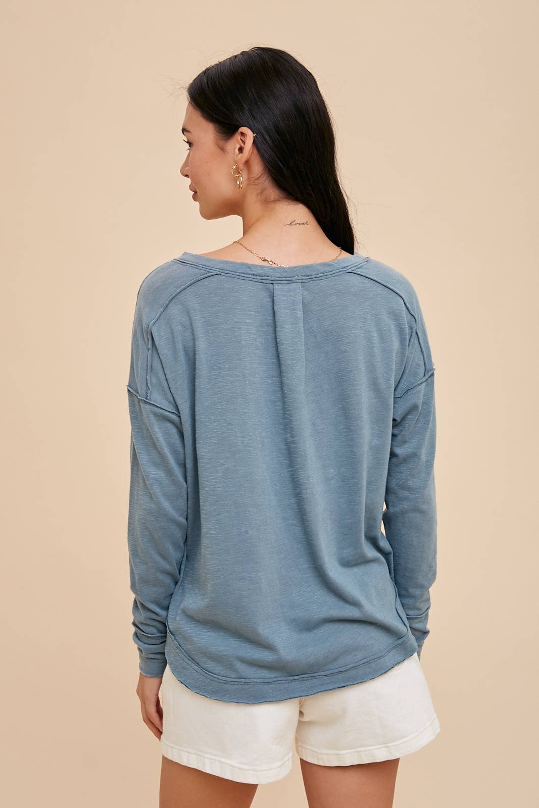 In Loom - GARMENT WASHED RAW HEM HENLEY TEE