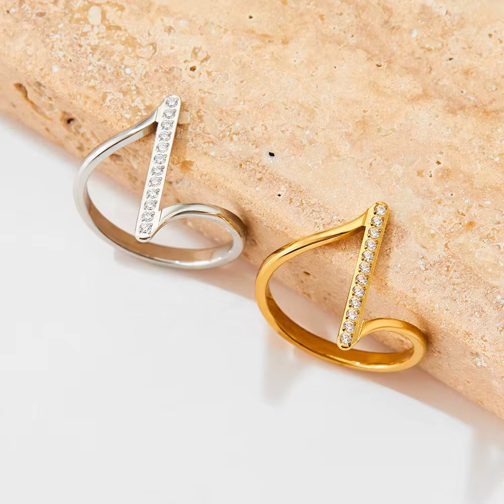 Linear Arc Pavé Ring
