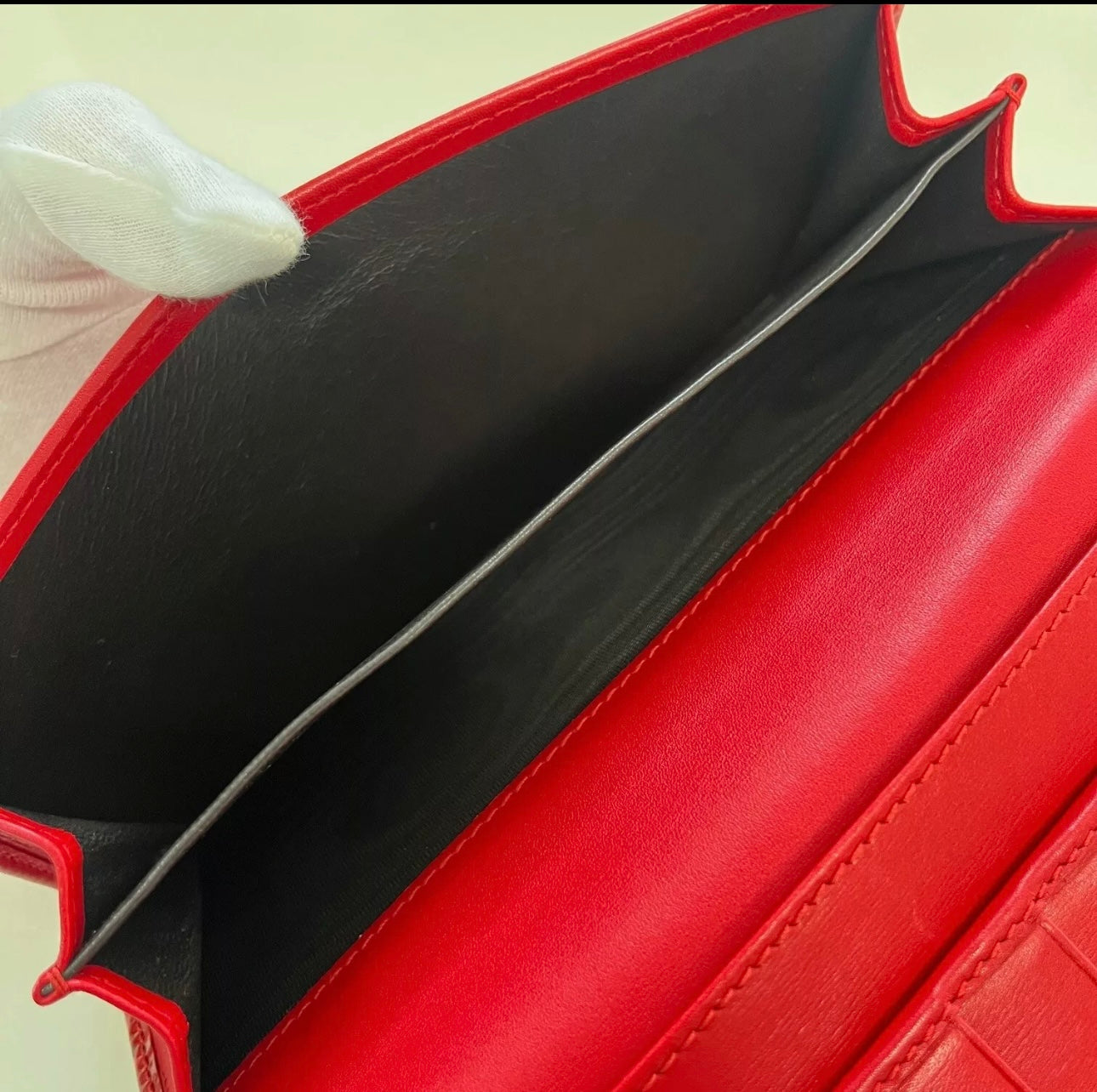 Gucci- Patent leather wallet
