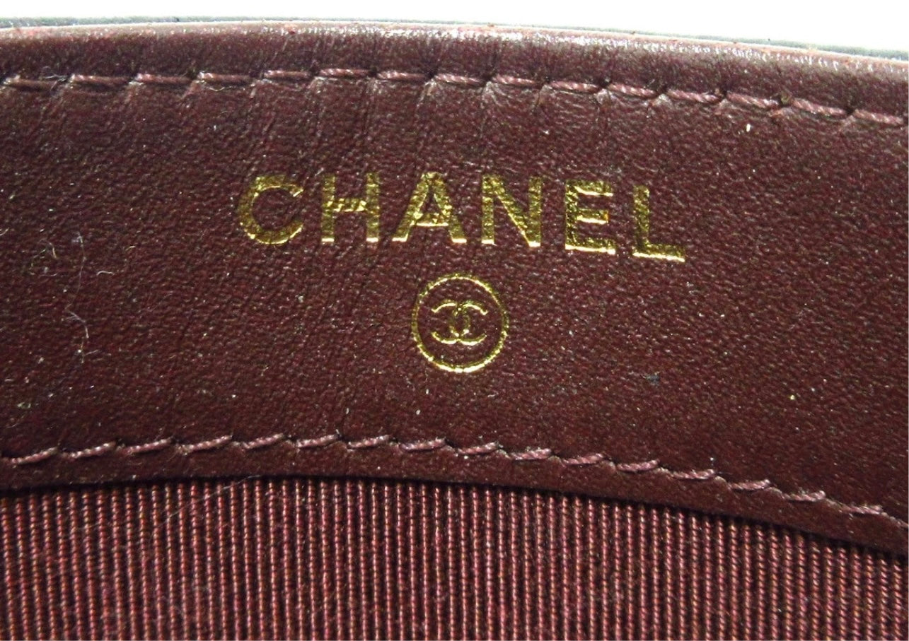 CHANEL
Caviar Quilted Card Holder Black