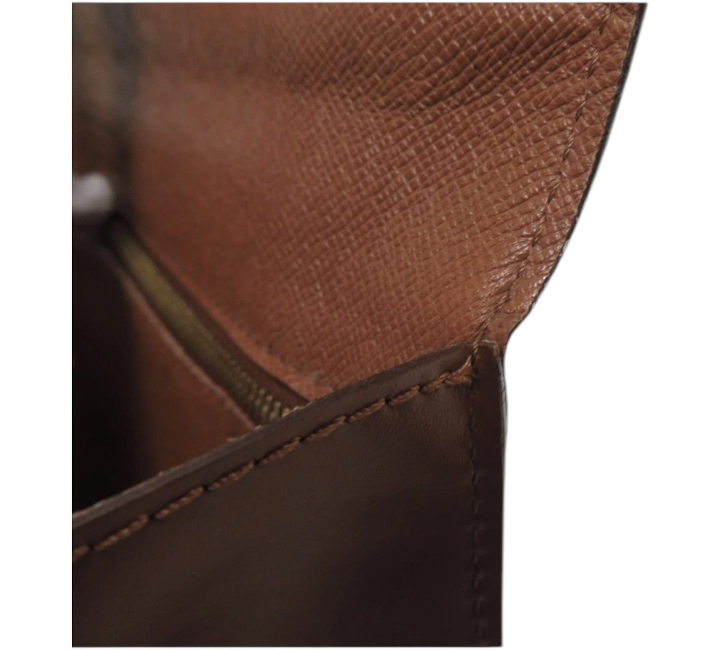 Louis Vuitton
Monceau Leather Handbag