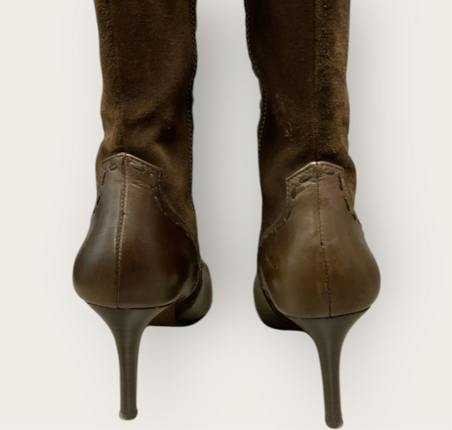 Modern Vintage Rebecca Brown Croc-Embossed Leather Knee-High Boots – Size 9