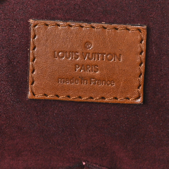LOUIS VUITTON
Damier Ebene Belmont