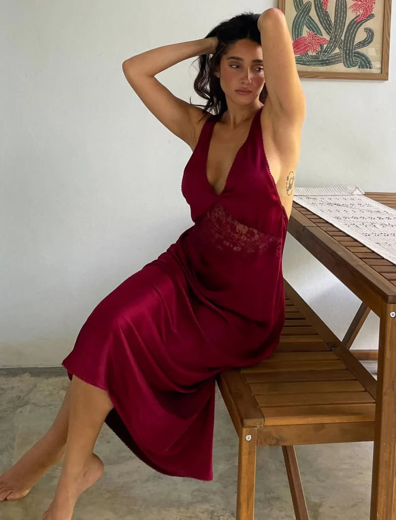 RUMORED Vanity Midi Dress