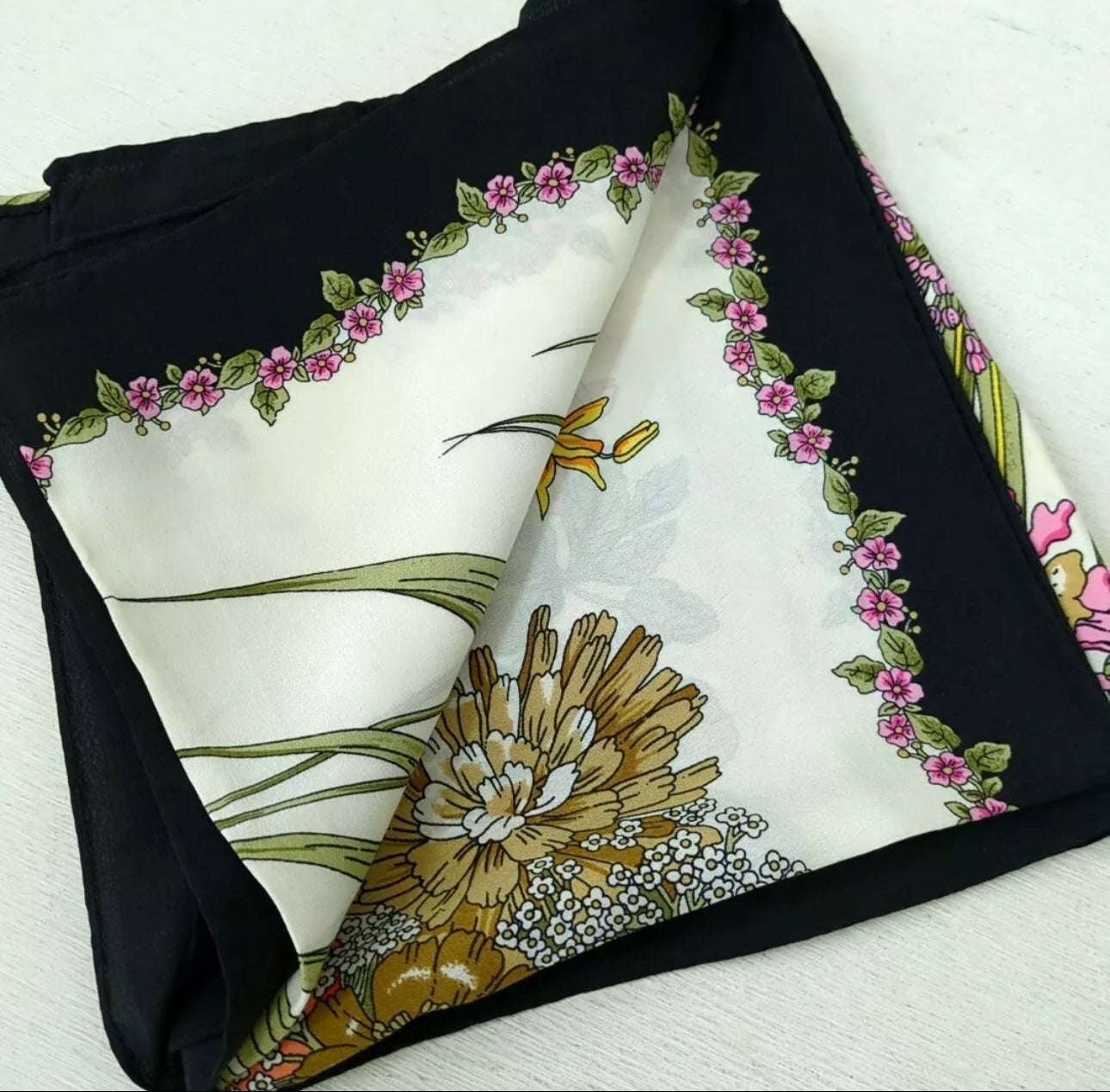 Gucci Floral Paradise Silk Scarf
