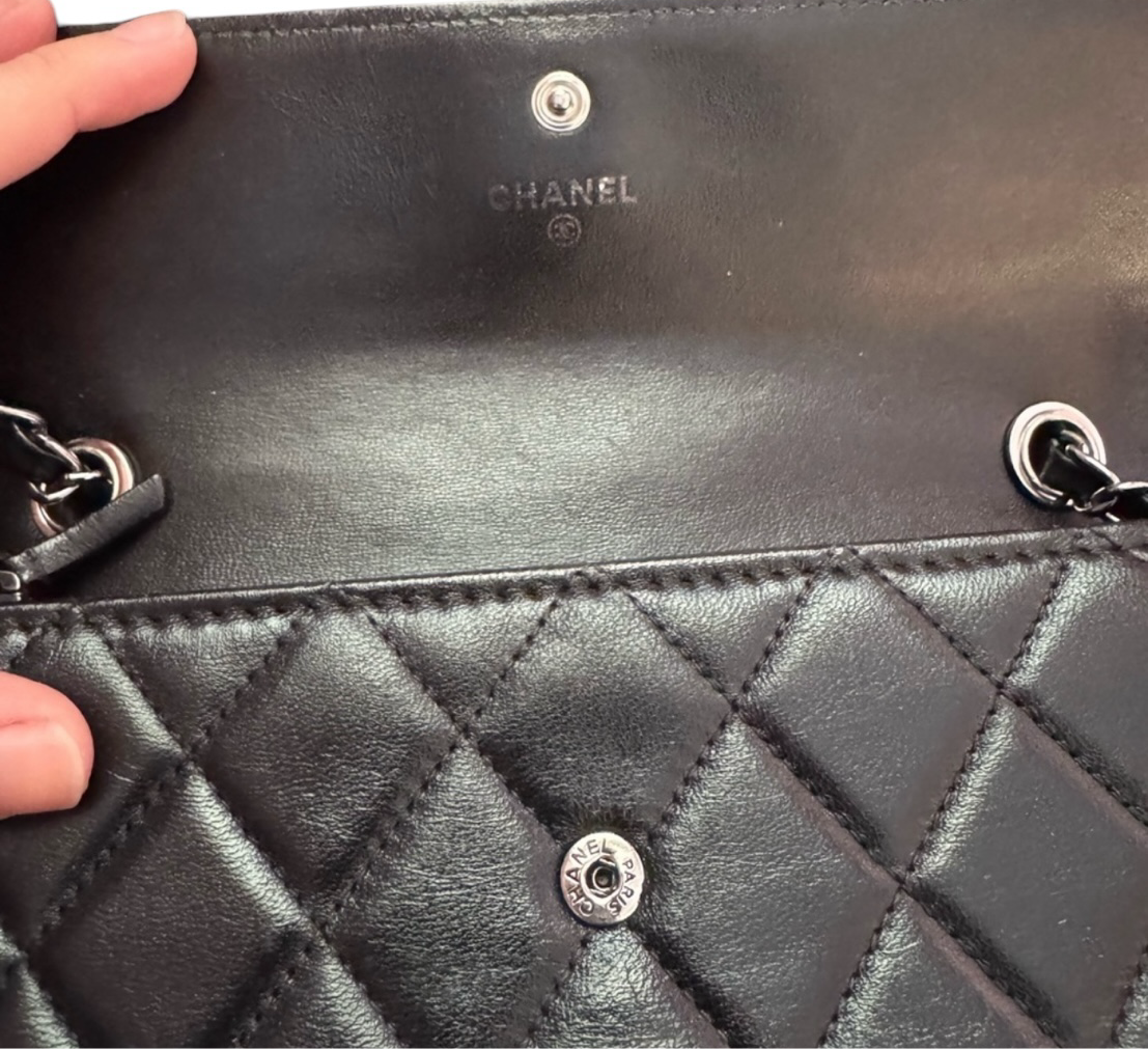 Chanel
Boy Flap Wallet Quilted Caviar Long on chain