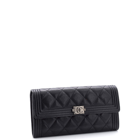 Chanel
Boy Flap Wallet Quilted Caviar Long on chain