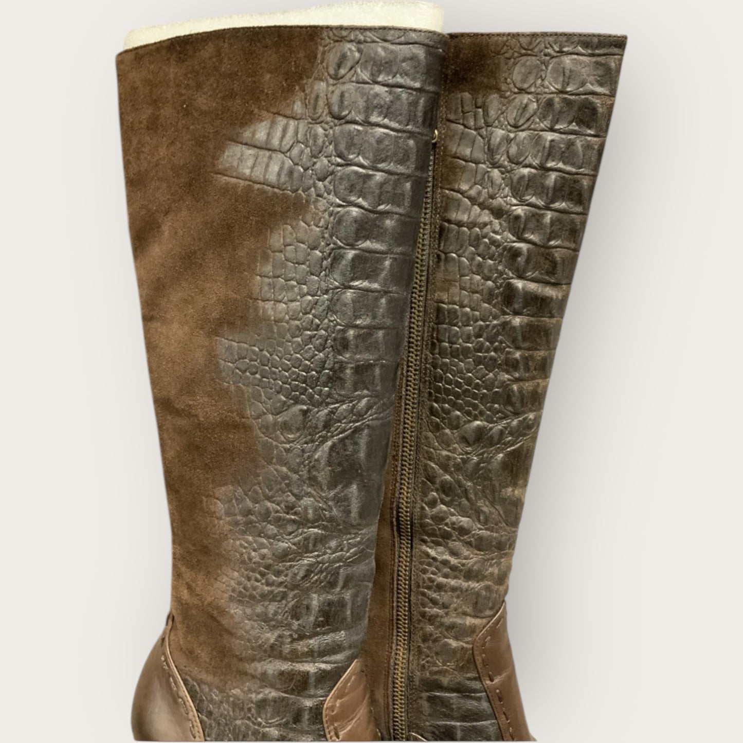 Modern Vintage Rebecca Brown Croc-Embossed Leather Knee-High Boots – Size 9