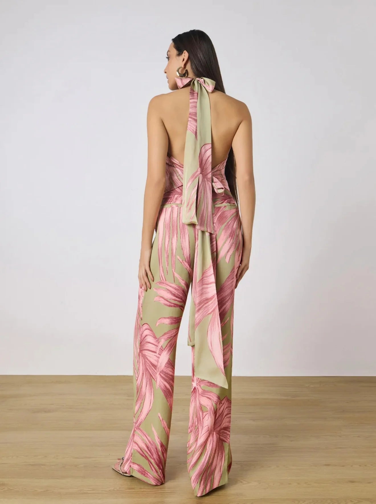 HALTER TOP WITH OPEN BACK