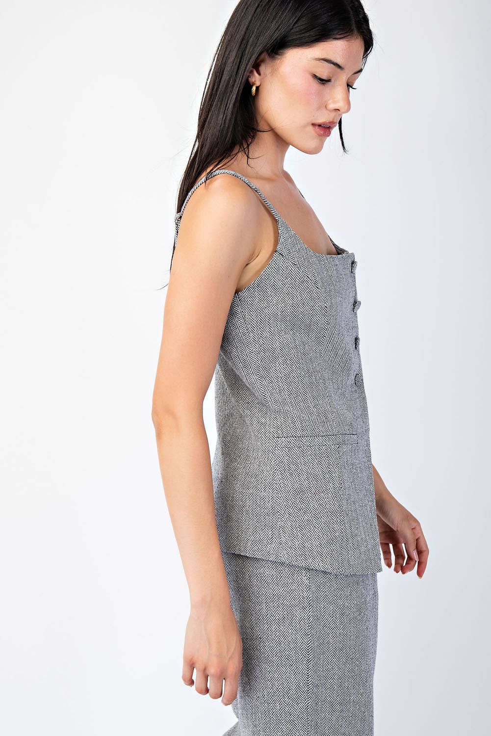 HERRINGBONE WOVEN STRAP TAILORED BUTTON DOWN TOP
