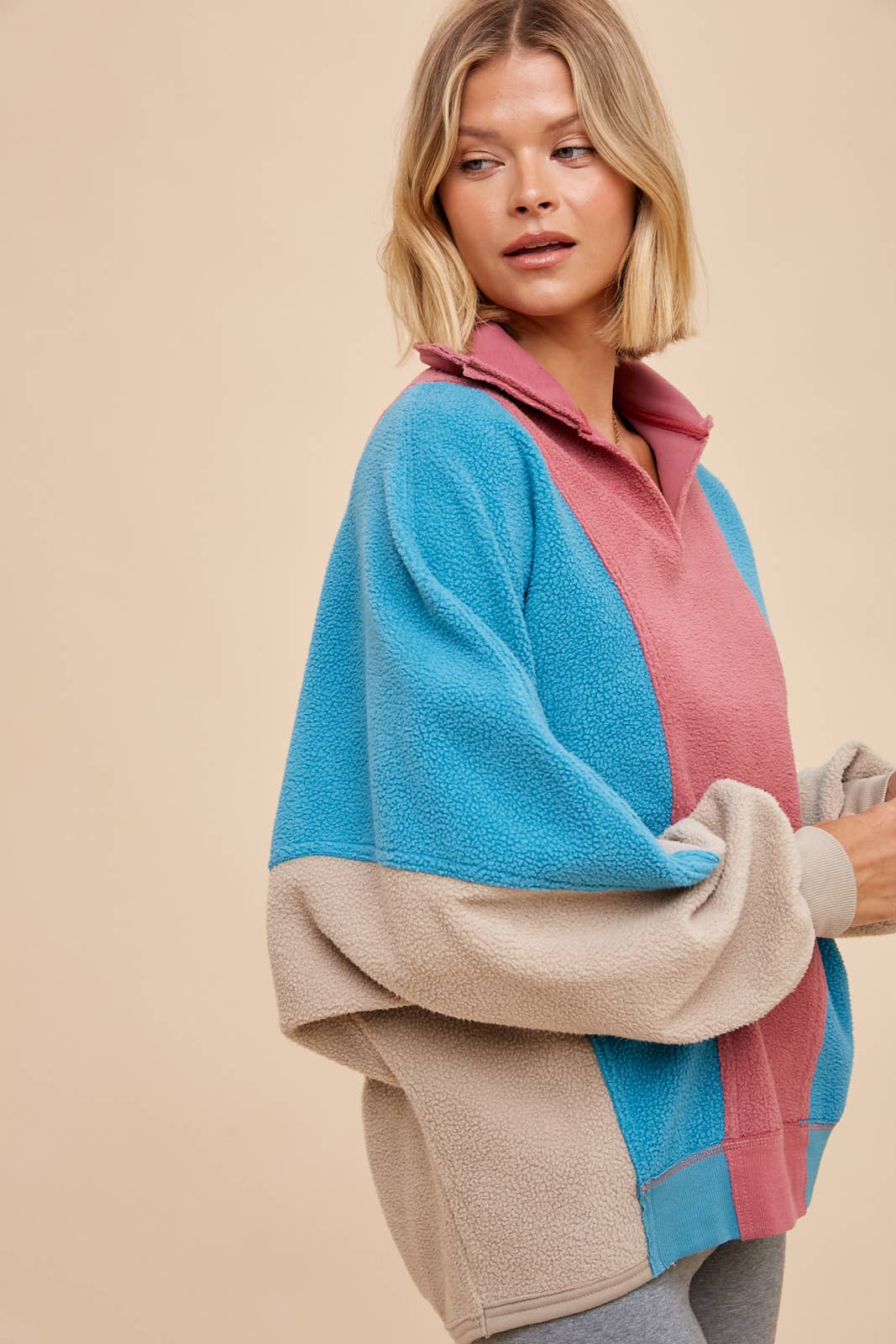 In Loom - COLOR BLOCK PANELED FLEECE PULLOVER