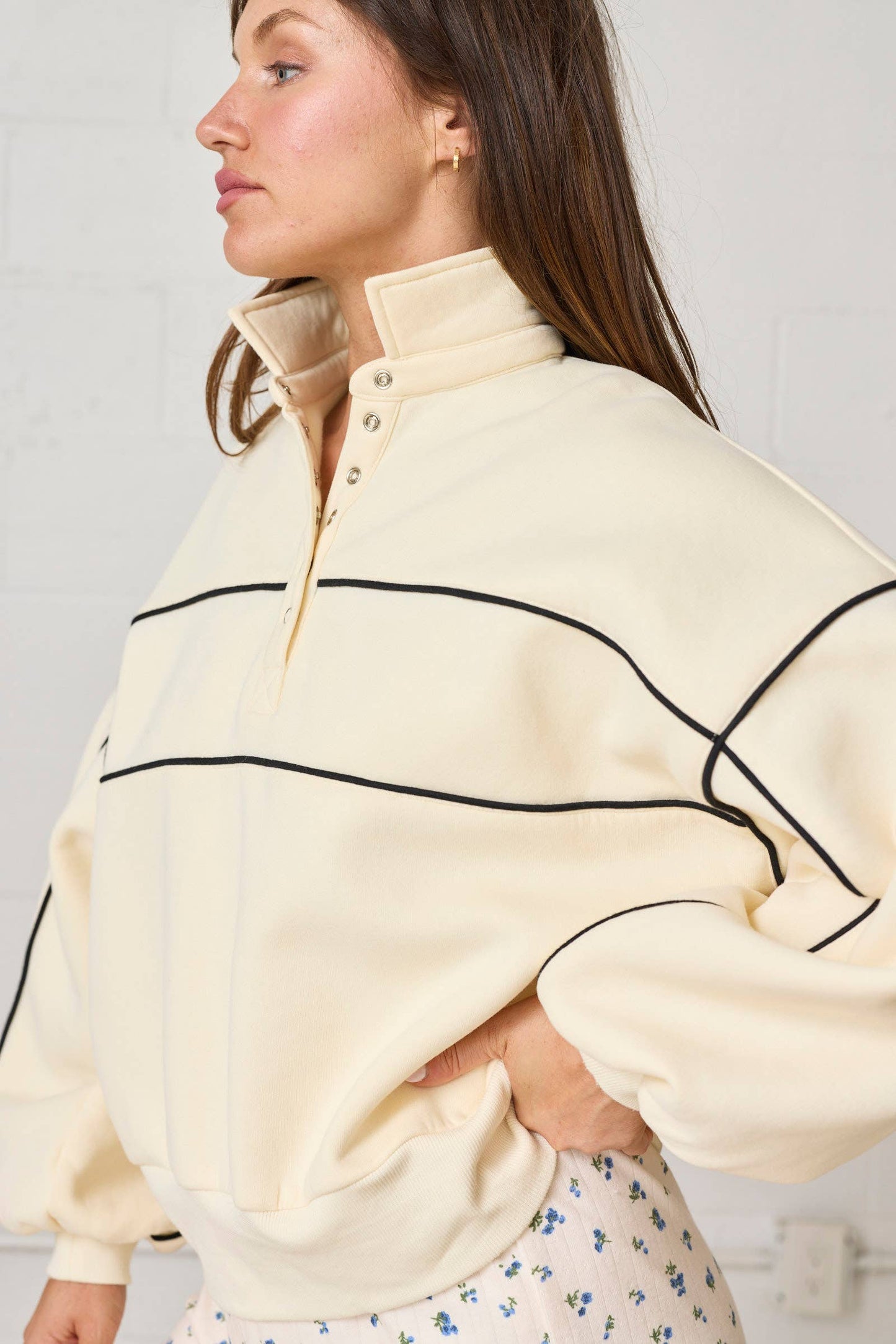 Ayla Contrast Piping Pullover - Papermoon
