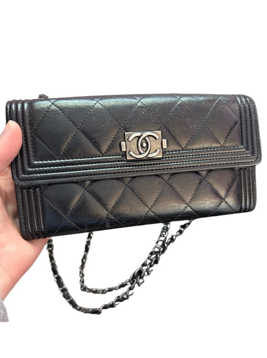 Chanel
Boy Flap Wallet Quilted Caviar Long on chain