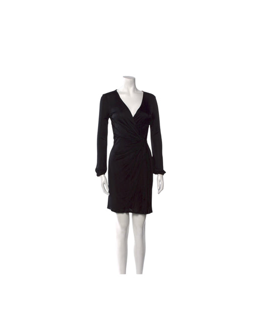 Diane von Furstenberg
V-Neck Mini Dress
Size: XS
