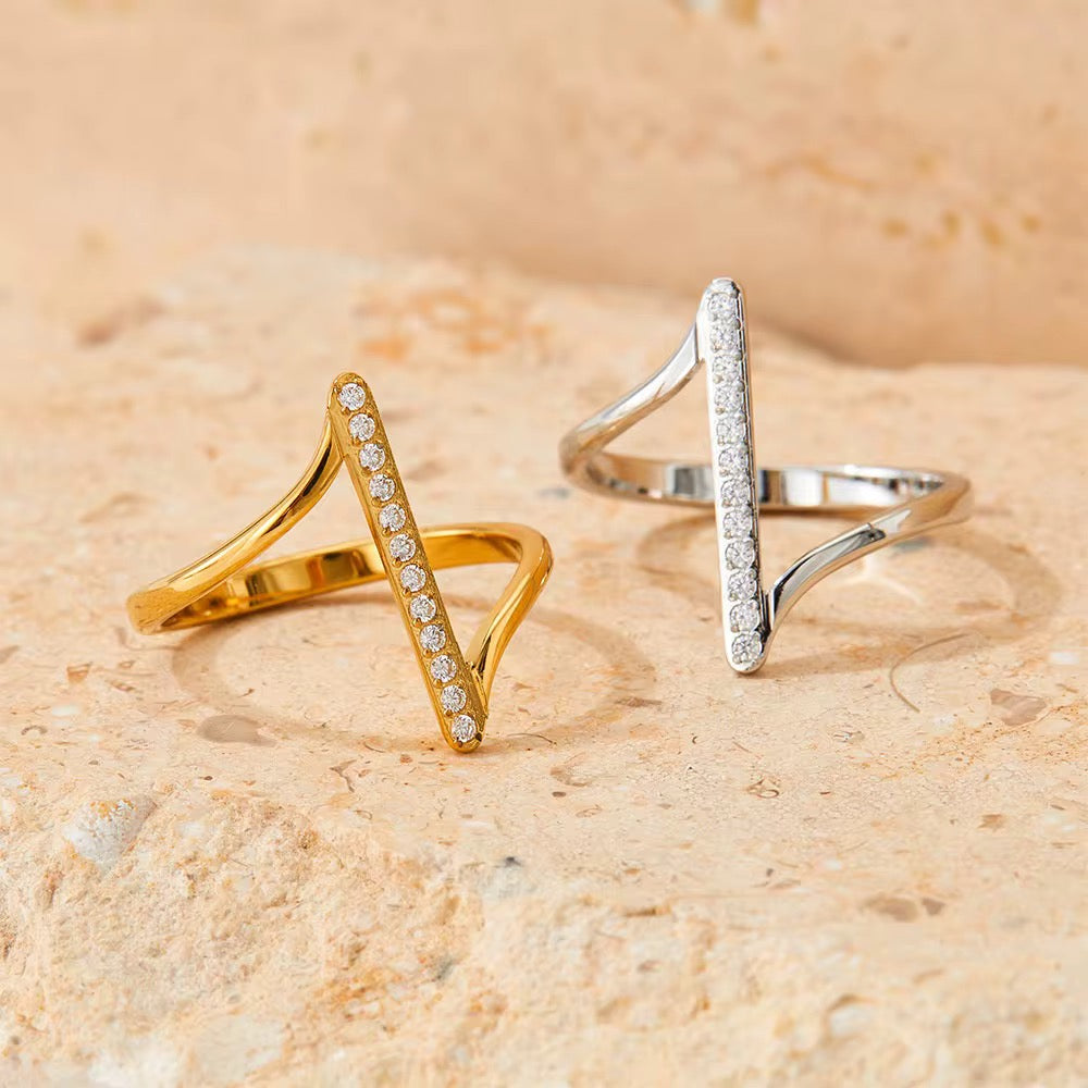 Linear Arc Pavé Ring