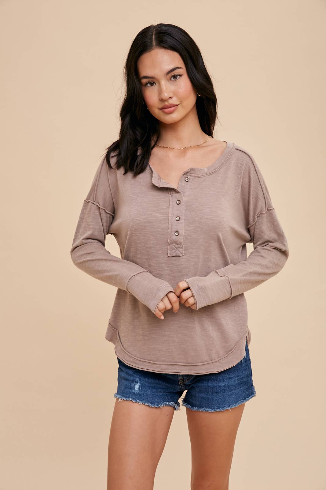 In Loom - GARMENT WASHED RAW HEM HENLEY TEE