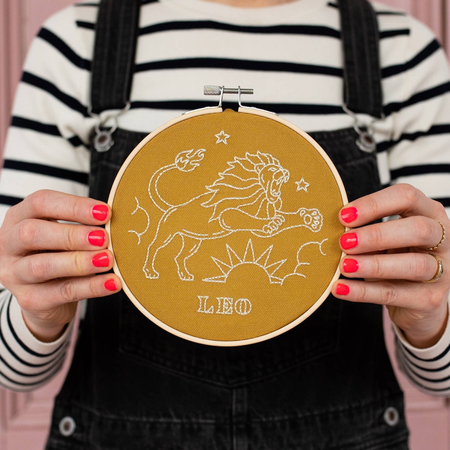 Cotton Clara Craft Kits & Supplies - Leo Embroidery Hoop Kit