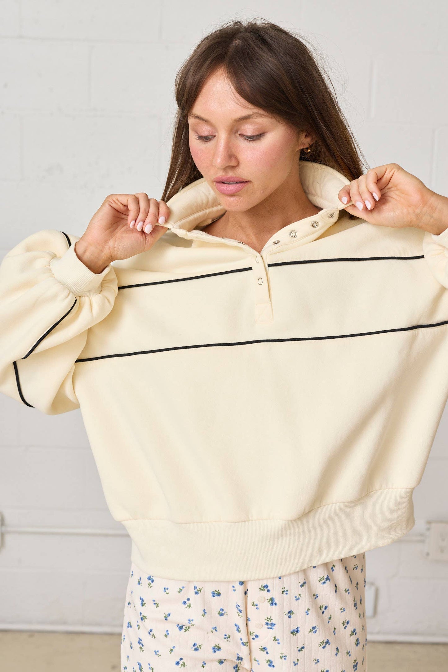 Ayla Contrast Piping Pullover - Papermoon