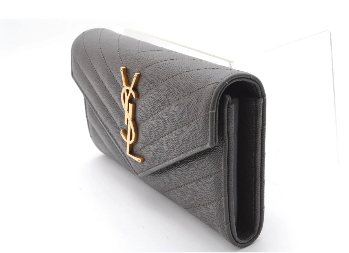 SAINT LAURENT

Grain De Poudre Matelasse Chevron Monogram Flap Wallet Fog
