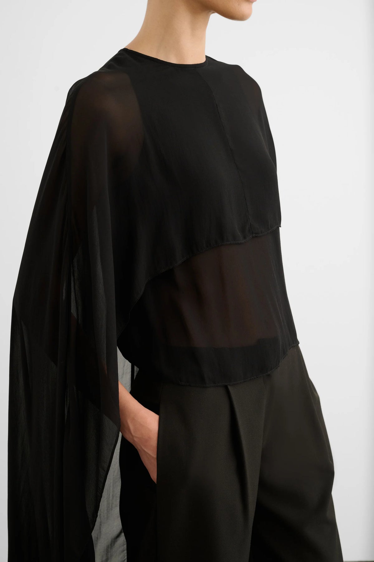Deia Cape Top