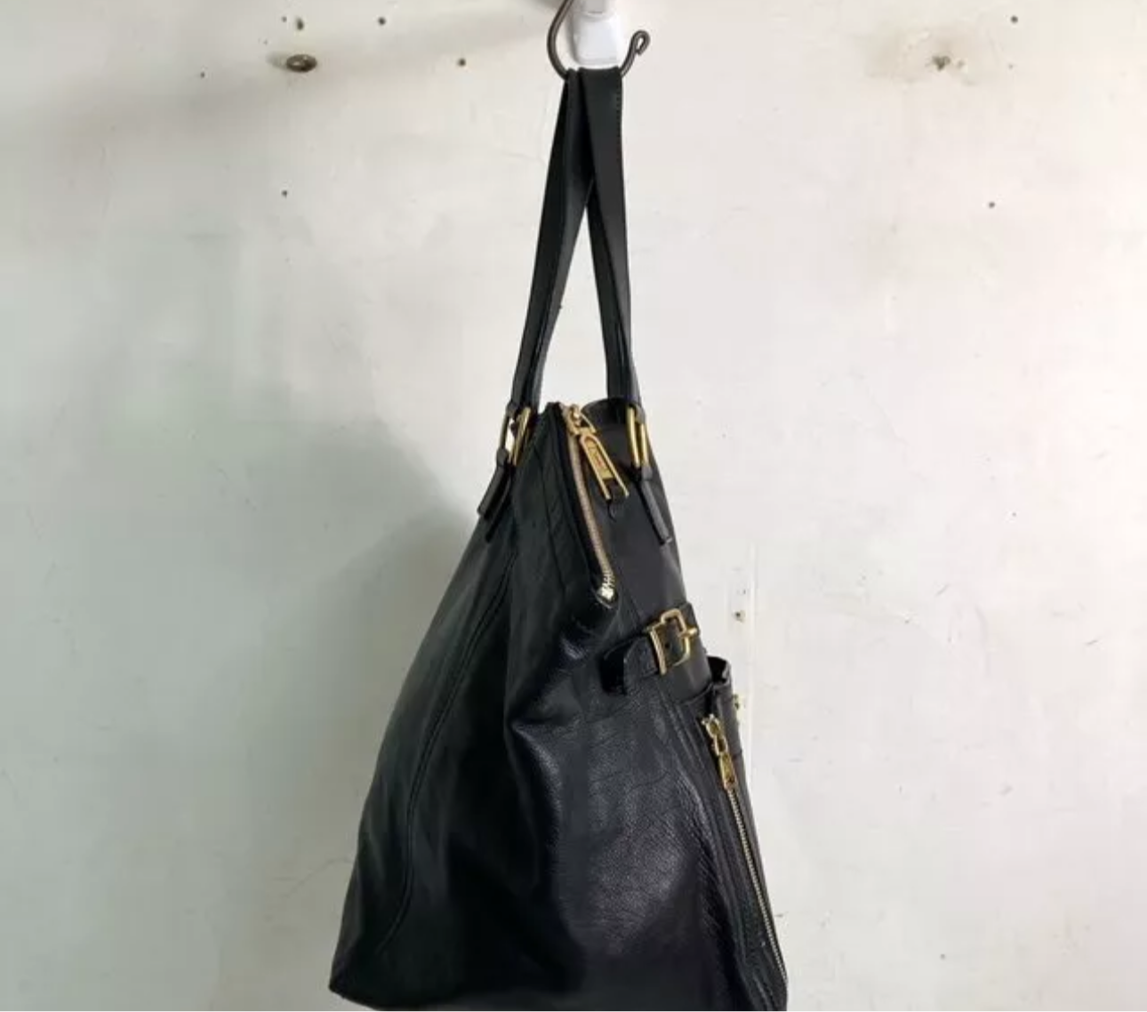 Saint Laurent
Downtown Leather Handbag