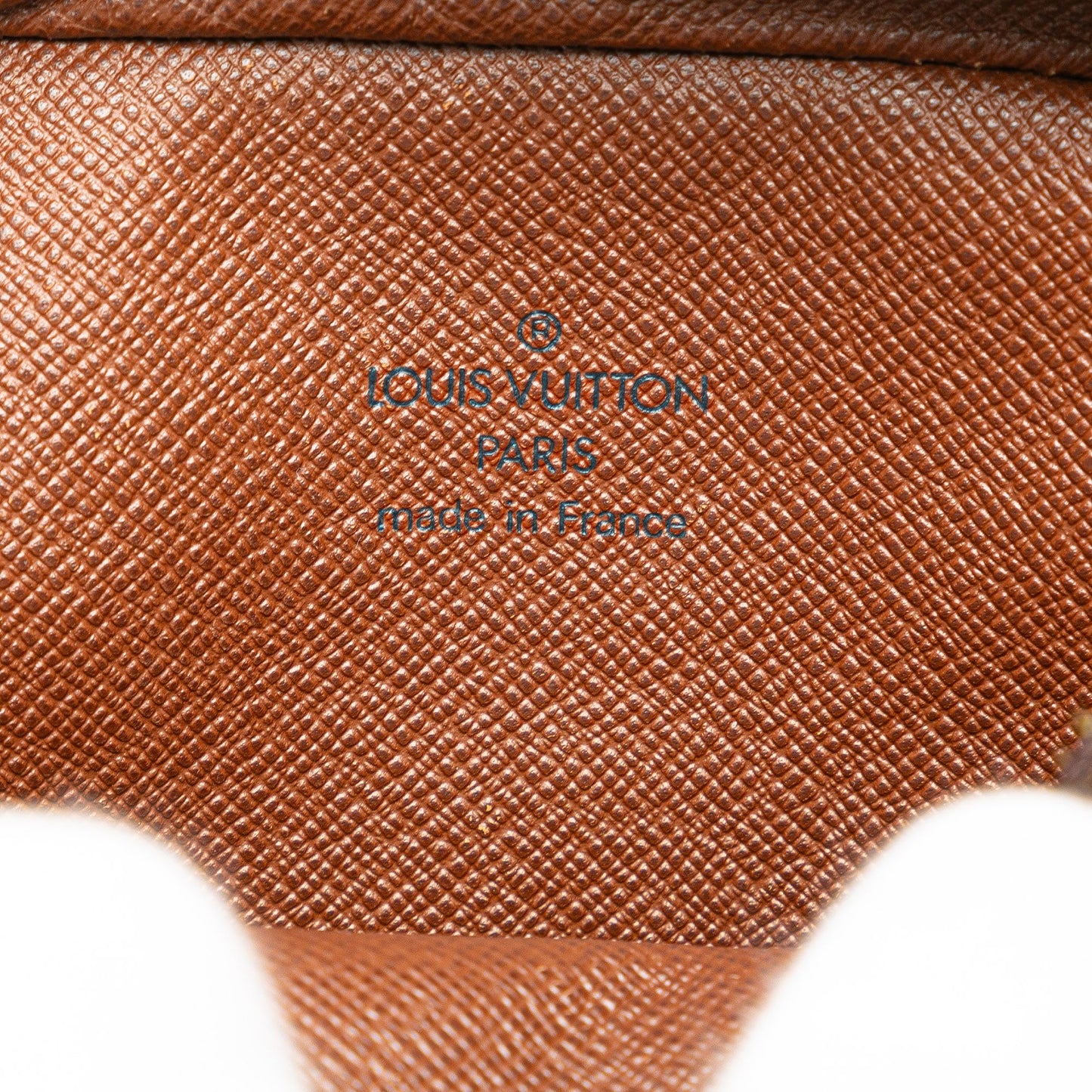 LOUIS VUITTON
Louis Vuitton Monogram Danube Brown