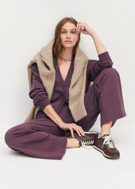 THE CUTESY CROP CARDIGAN

Favorite daughter