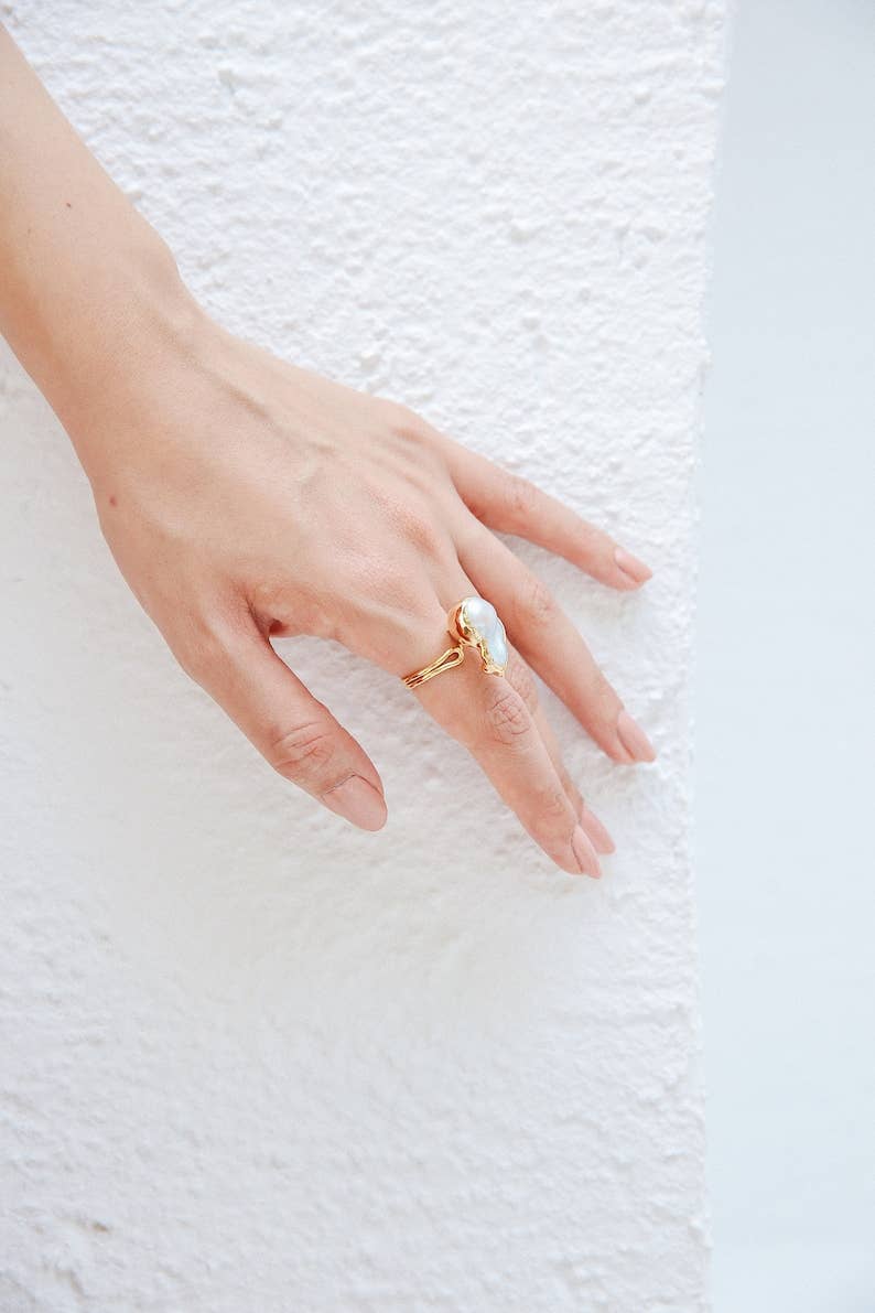 Chakarr Jewelry - 1OAK BAROQUE PEARL RING
