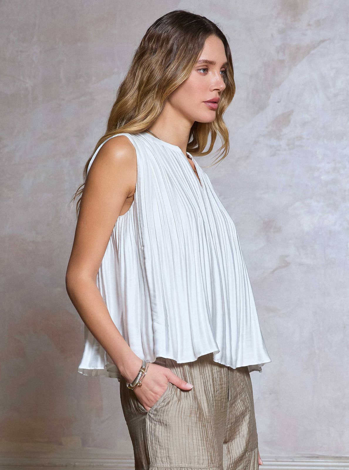 Current Air - Pleated Sleeveless Cropped Top - Amber Haze / L