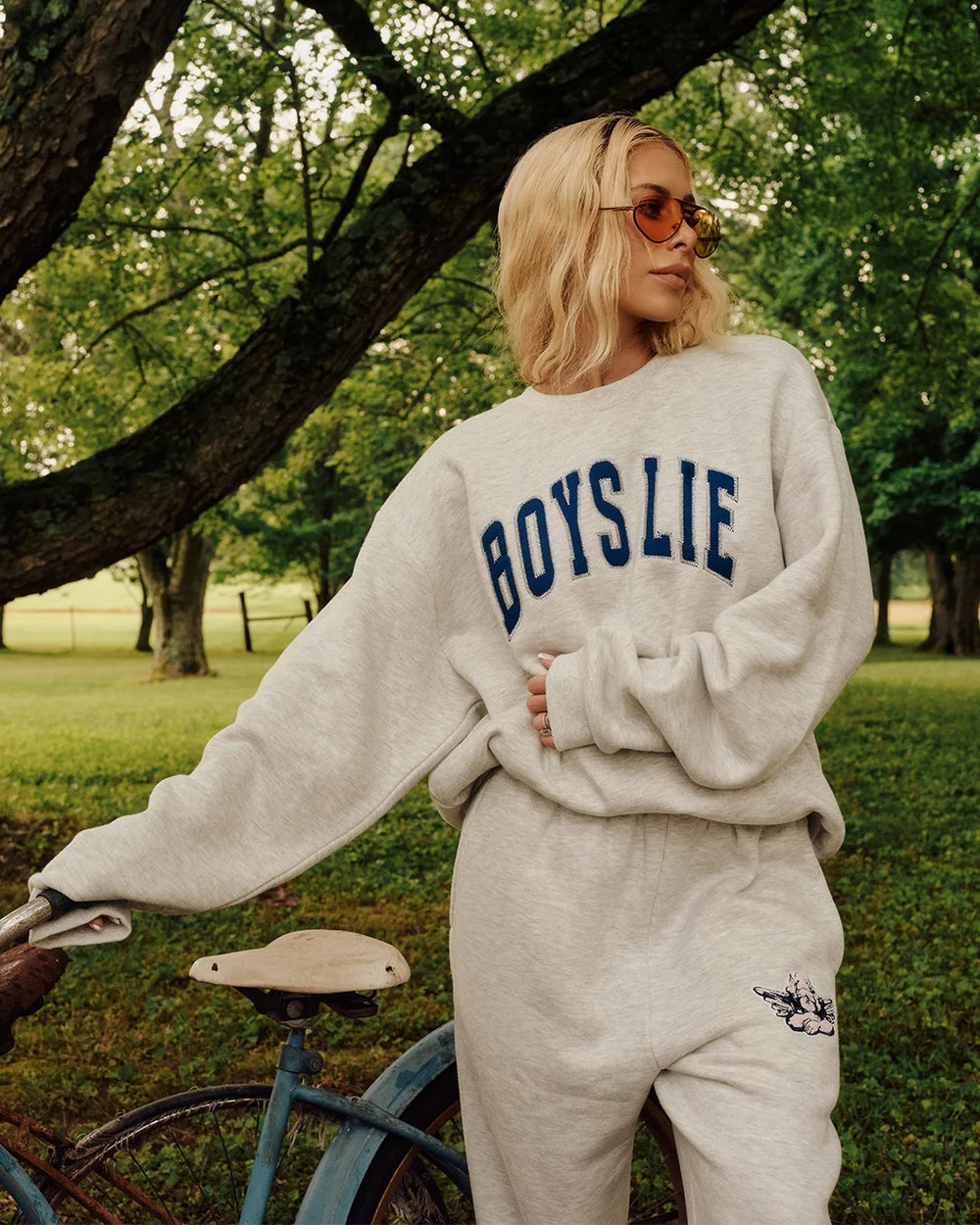 SMOKE & MIRRORS KARA CREWNECK Boys Lie