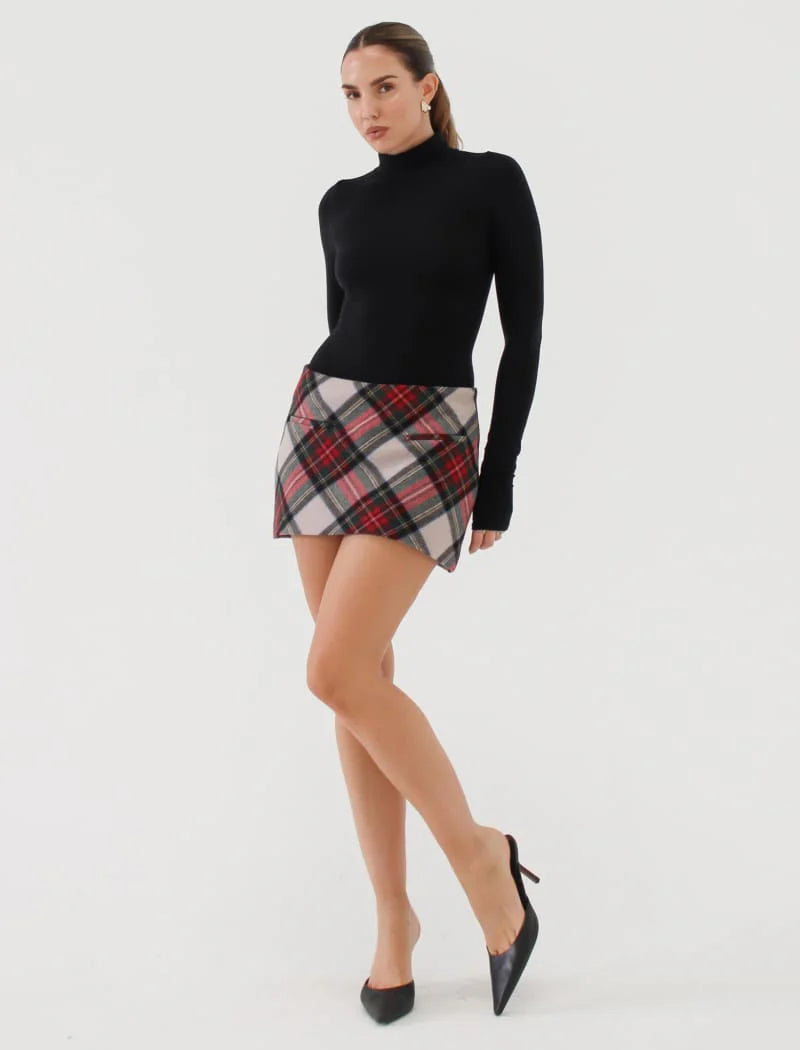 Misletoe Plaid Micro Skort - Rumored