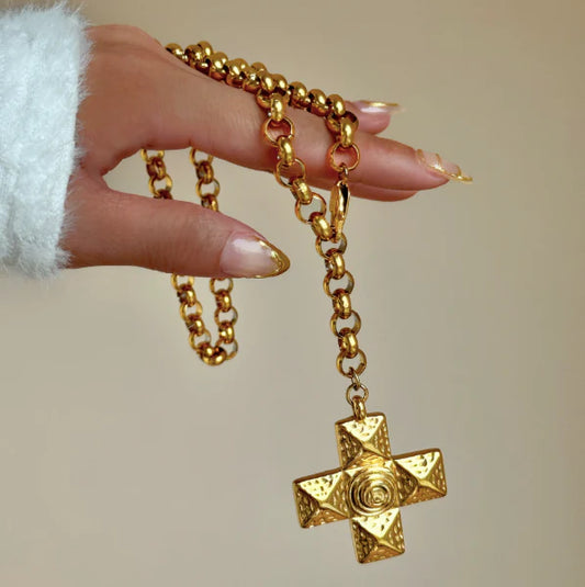 Swirl Plate Cross Chunky Necklace