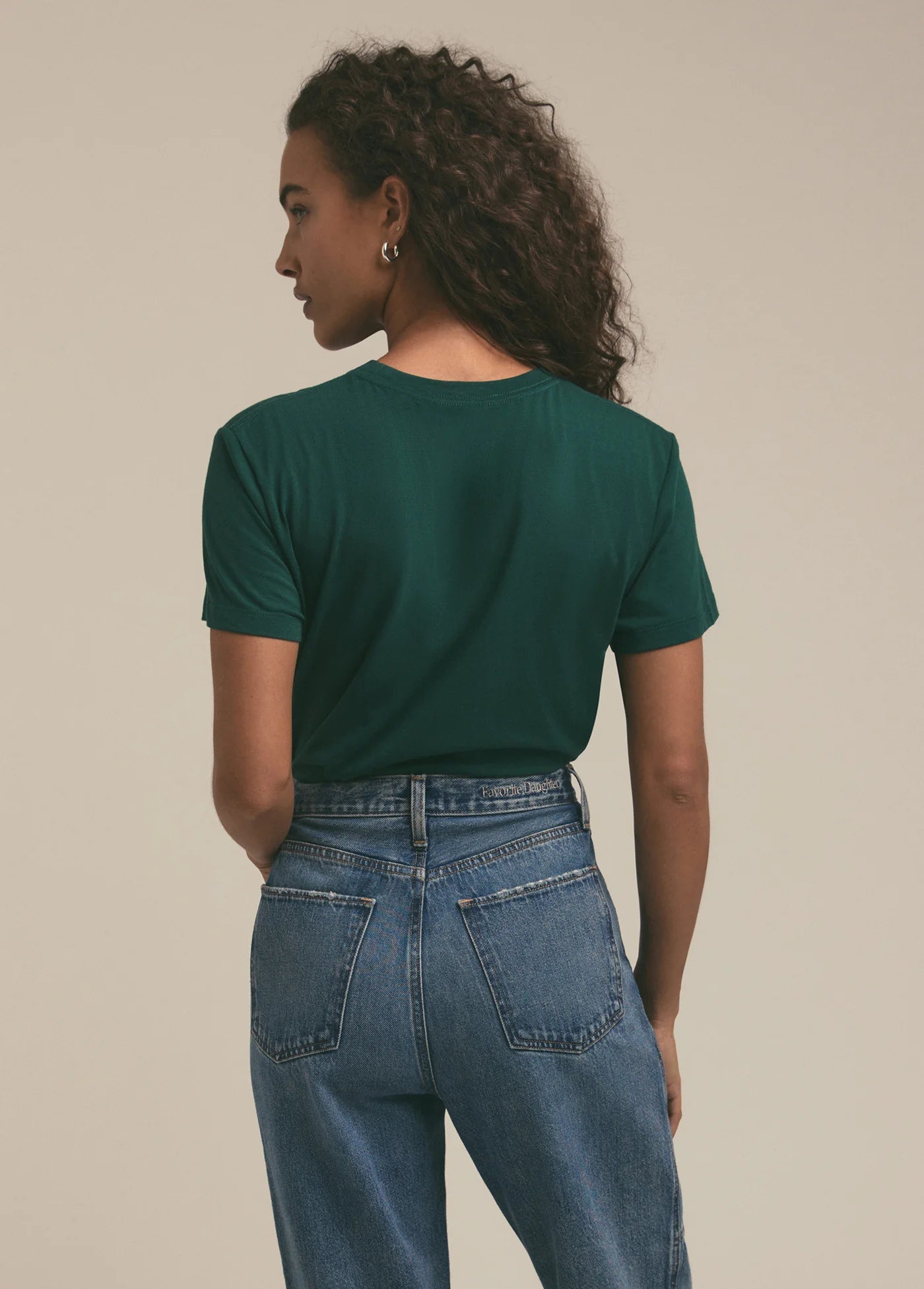 THE CROPPED COLLEGIATE TEE - Favorite Daughter