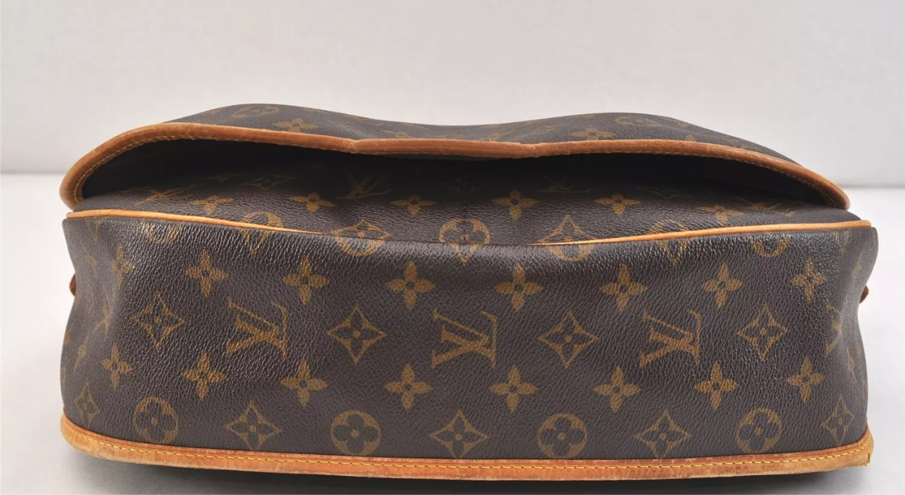 Louis Vuitton                                              Monogram Menilmontant MM Shoulder Bag