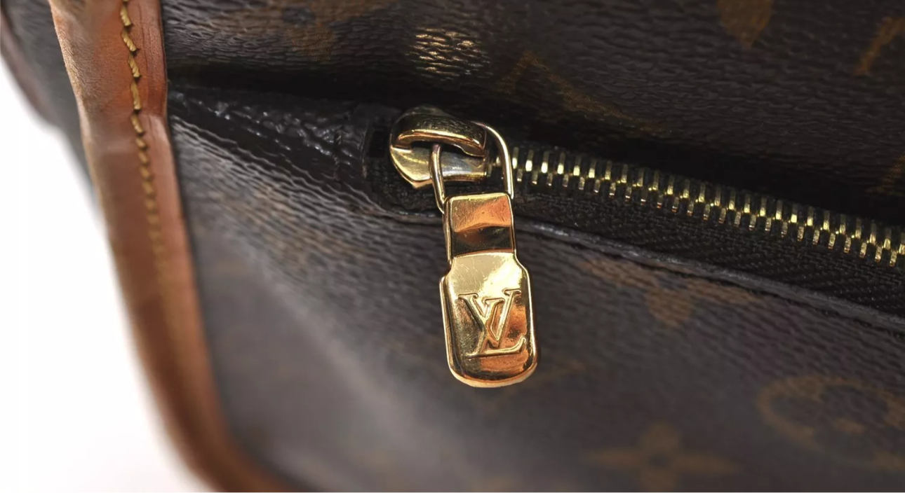 Louis Vuitton                                              Monogram Menilmontant MM Shoulder Bag