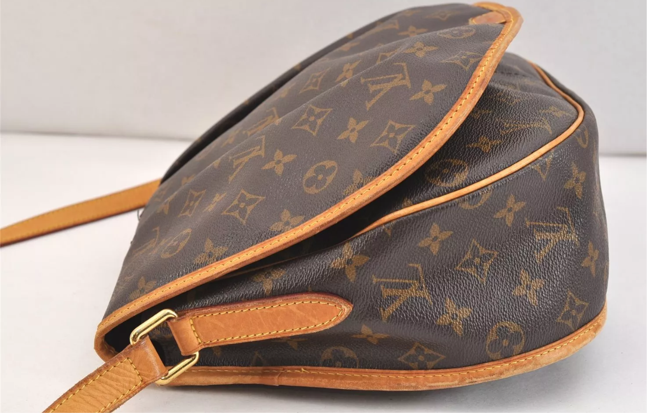 Louis Vuitton                                              Monogram Menilmontant MM Shoulder Bag