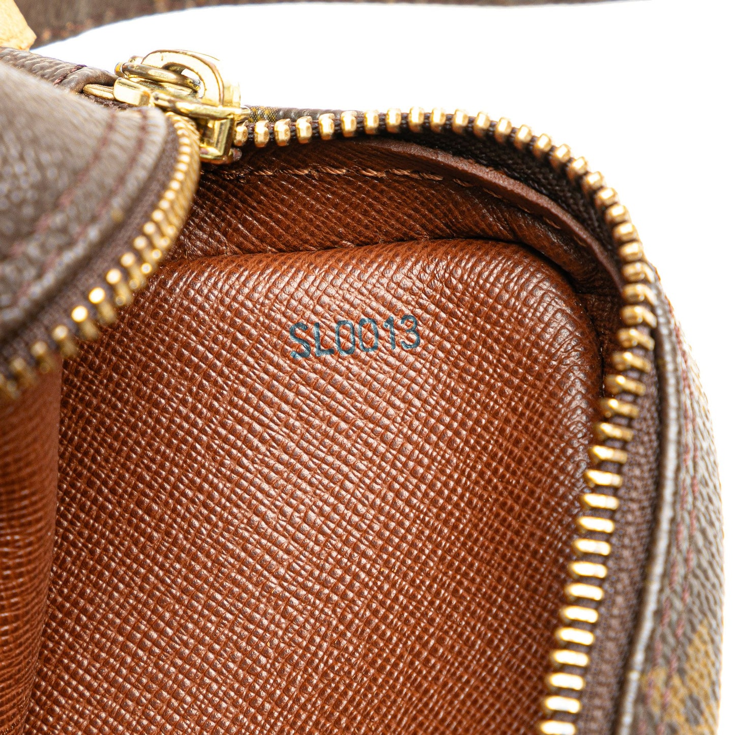 LOUIS VUITTON
Louis Vuitton Monogram Danube Brown