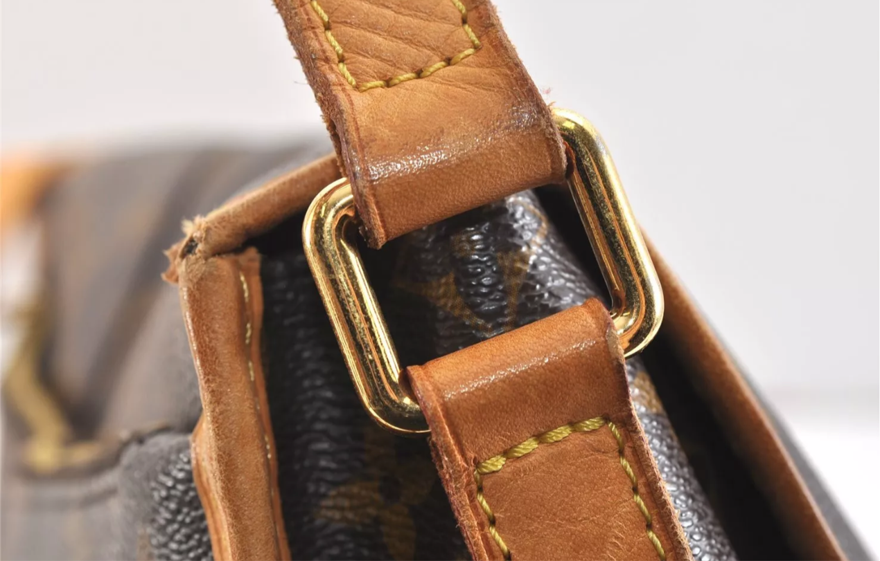 Louis Vuitton                                              Monogram Menilmontant MM Shoulder Bag