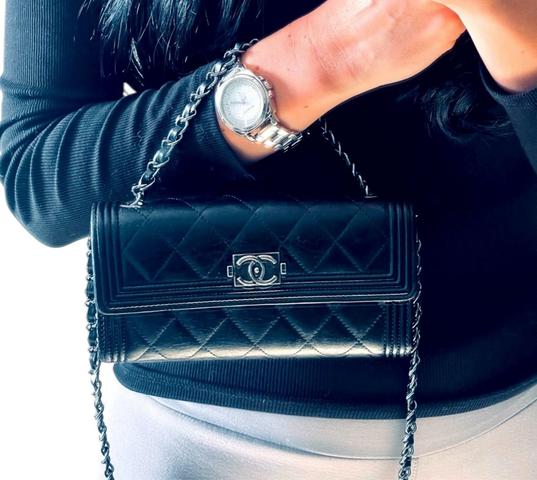 Chanel
Boy Flap Wallet Quilted Caviar Long on chain