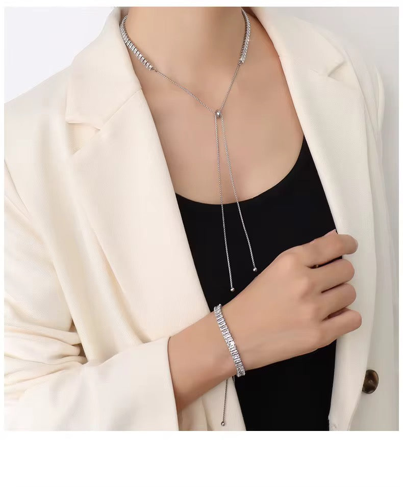 Liquid Light Lariat Set