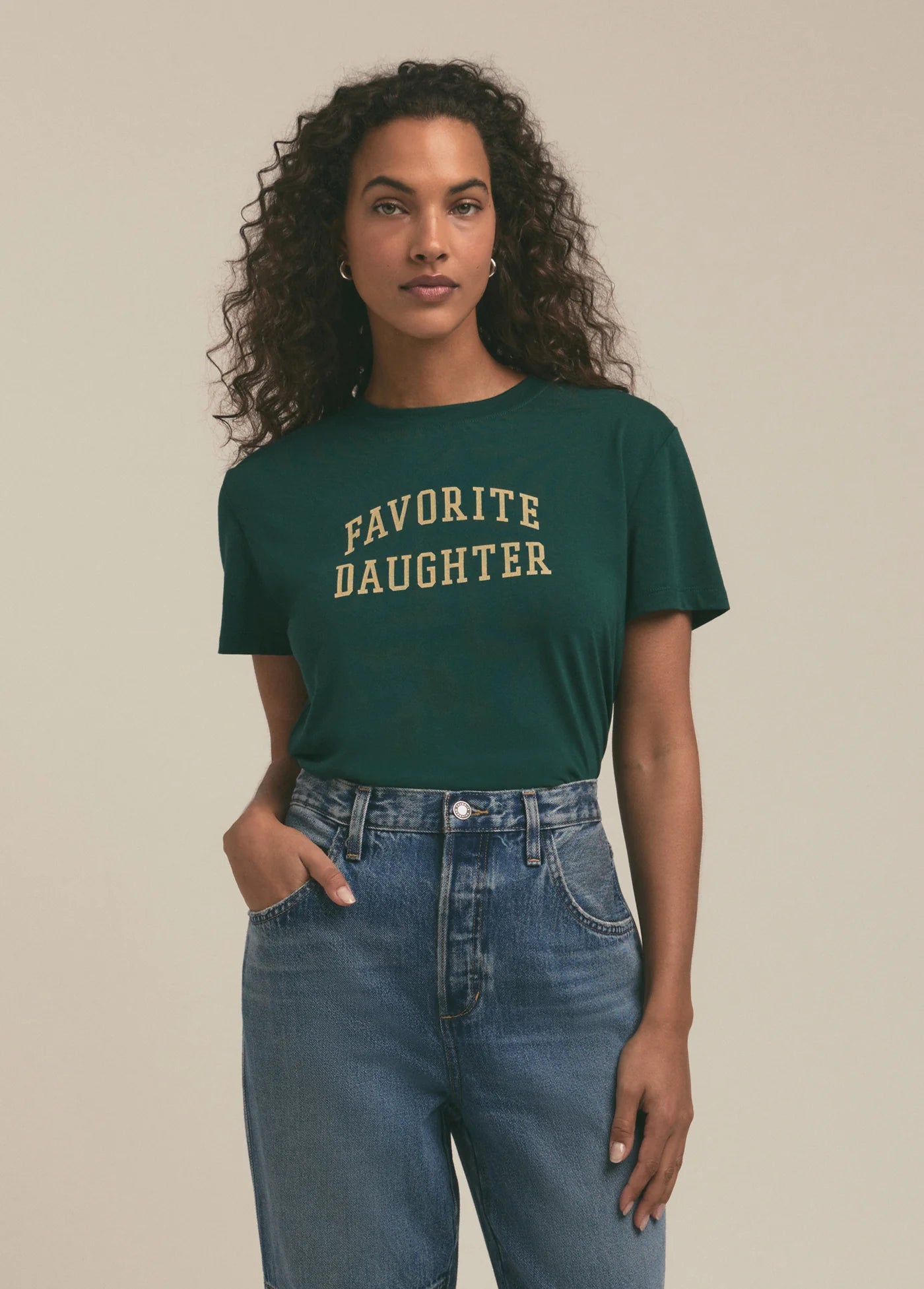 THE CROPPED COLLEGIATE TEE - Favorite Daughter