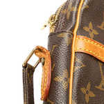 LOUIS VUITTON
Louis Vuitton Monogram Danube Brown
